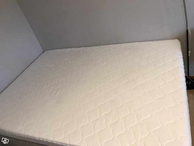 image of Säng+madrass (140 cm) i g - 
