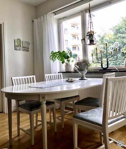 image of Matgrupp Bord & klädda le - 