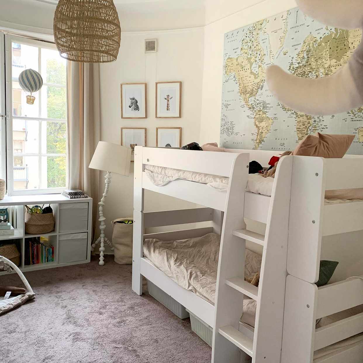 image of Soffa säng garderob - 