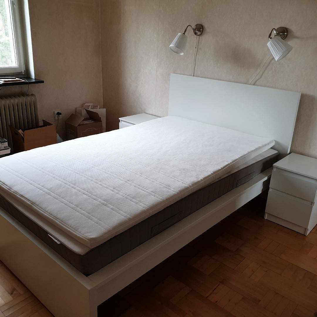 image of Flytta säng + sängbord - 