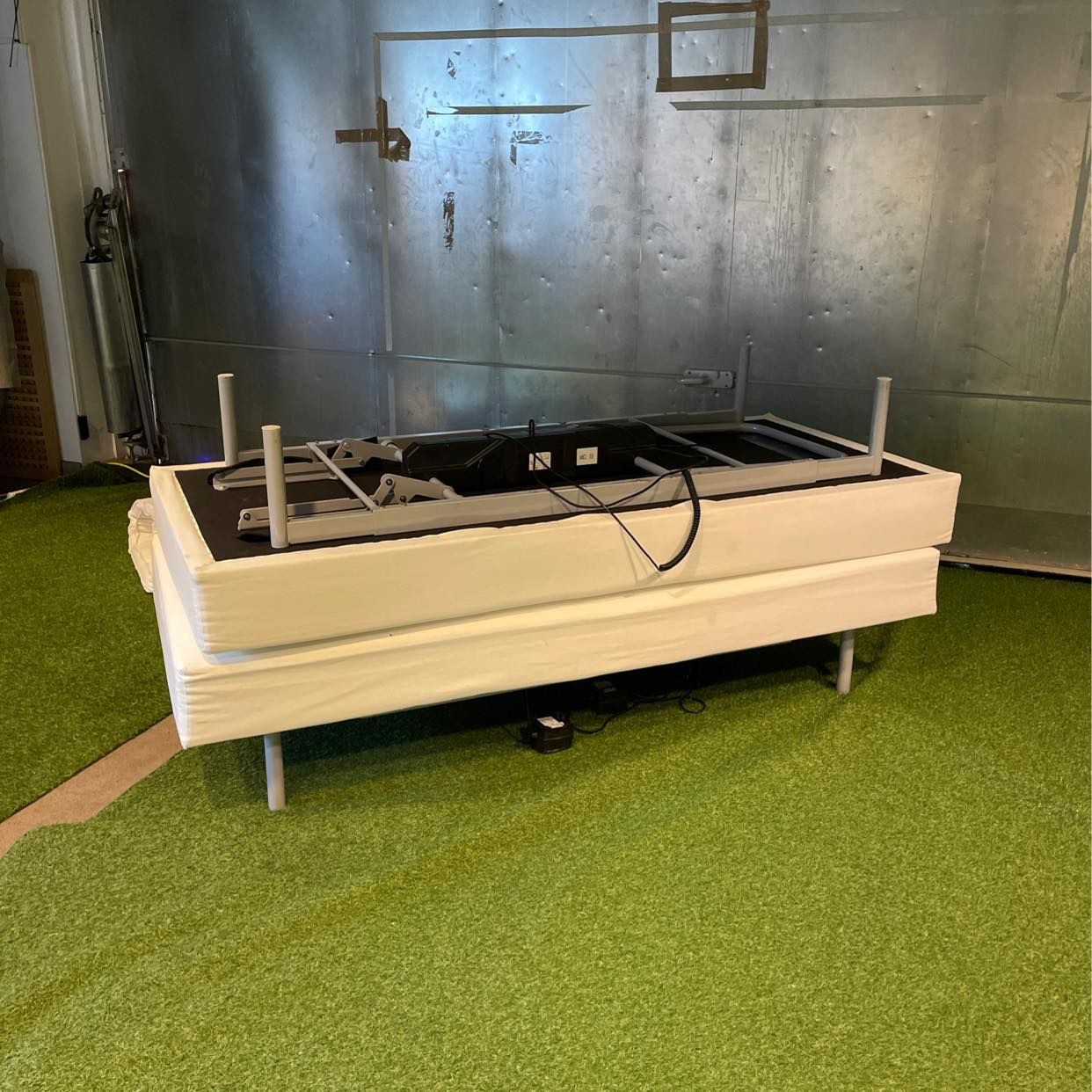 image of 2 st 90x200 sängar - Västra Frölunda