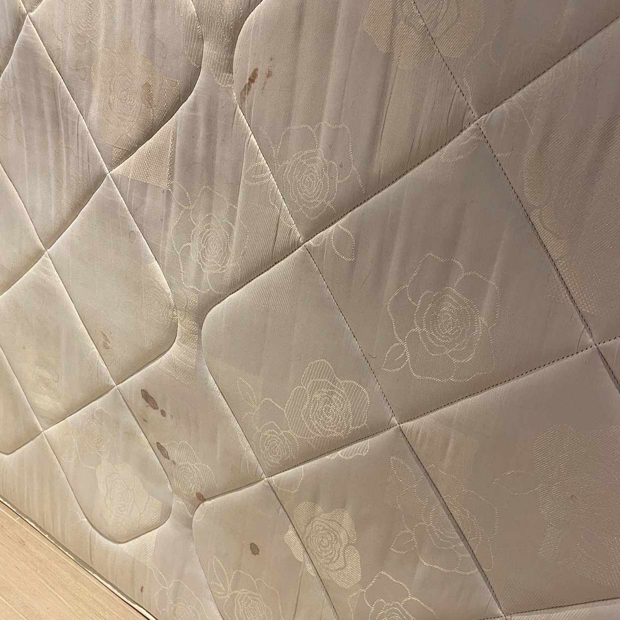 image of used mattress - London