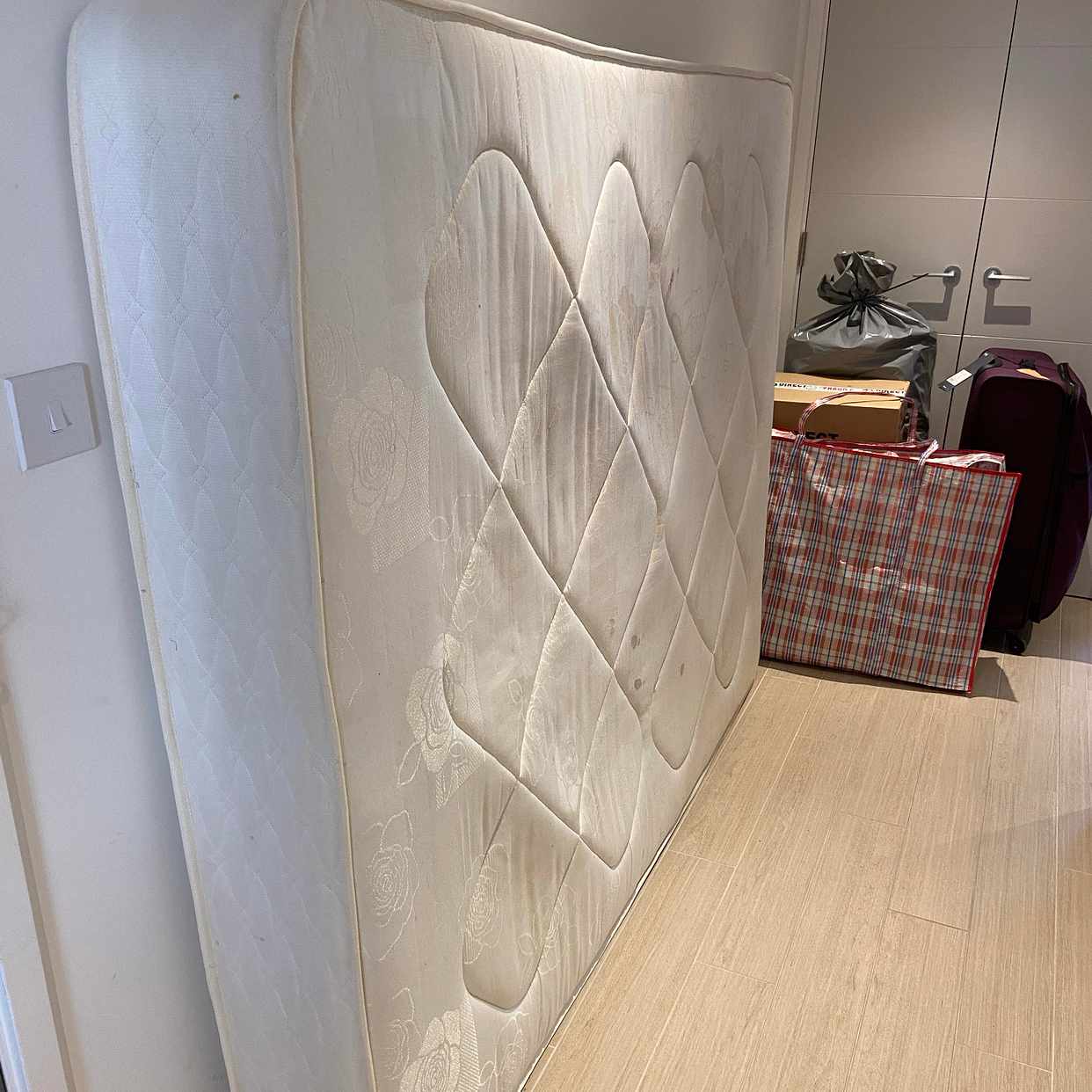 image of used mattress - London