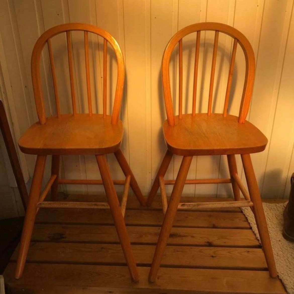 image of Pick up 2 chairs - 