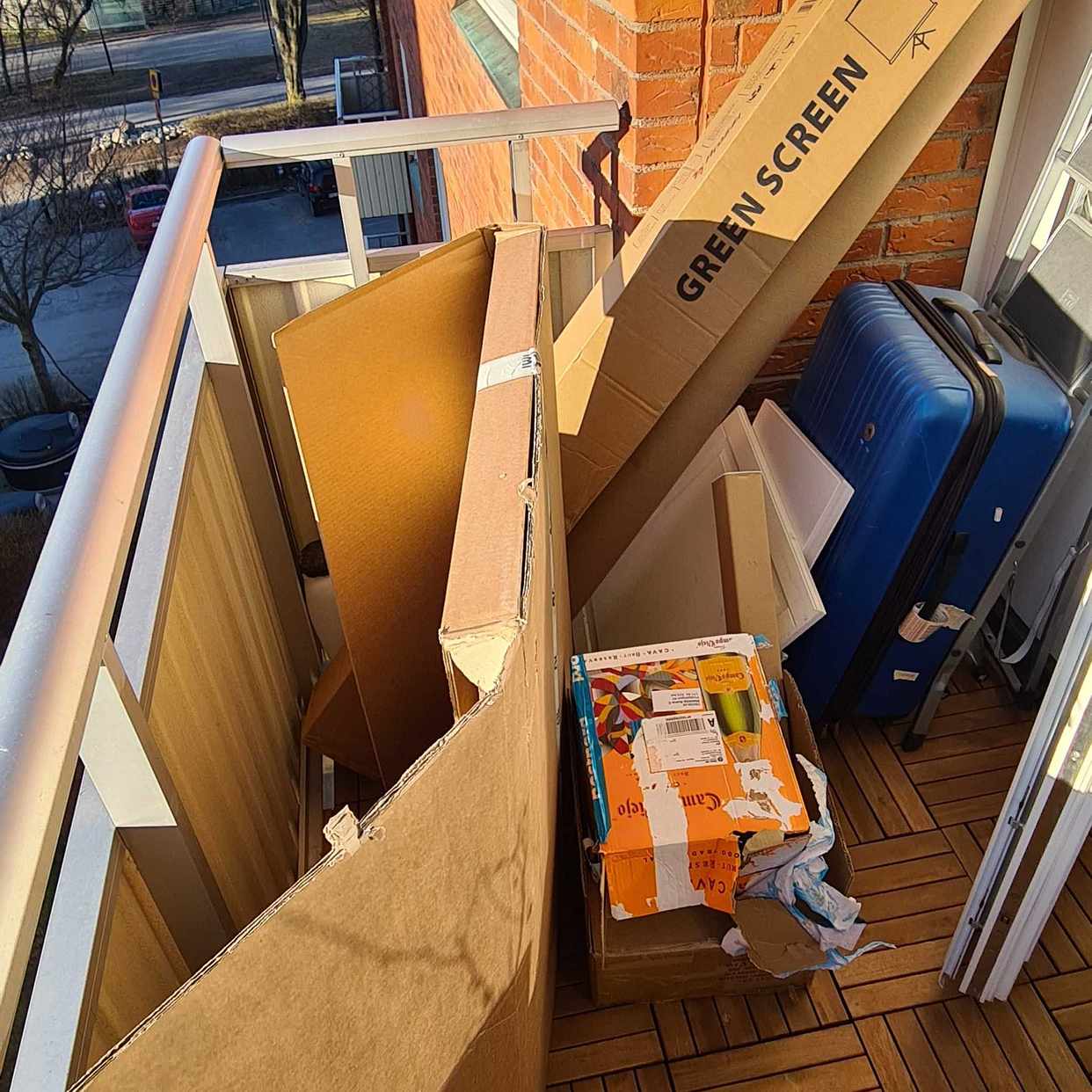image of suitcase, cardboard, etc. - Solna