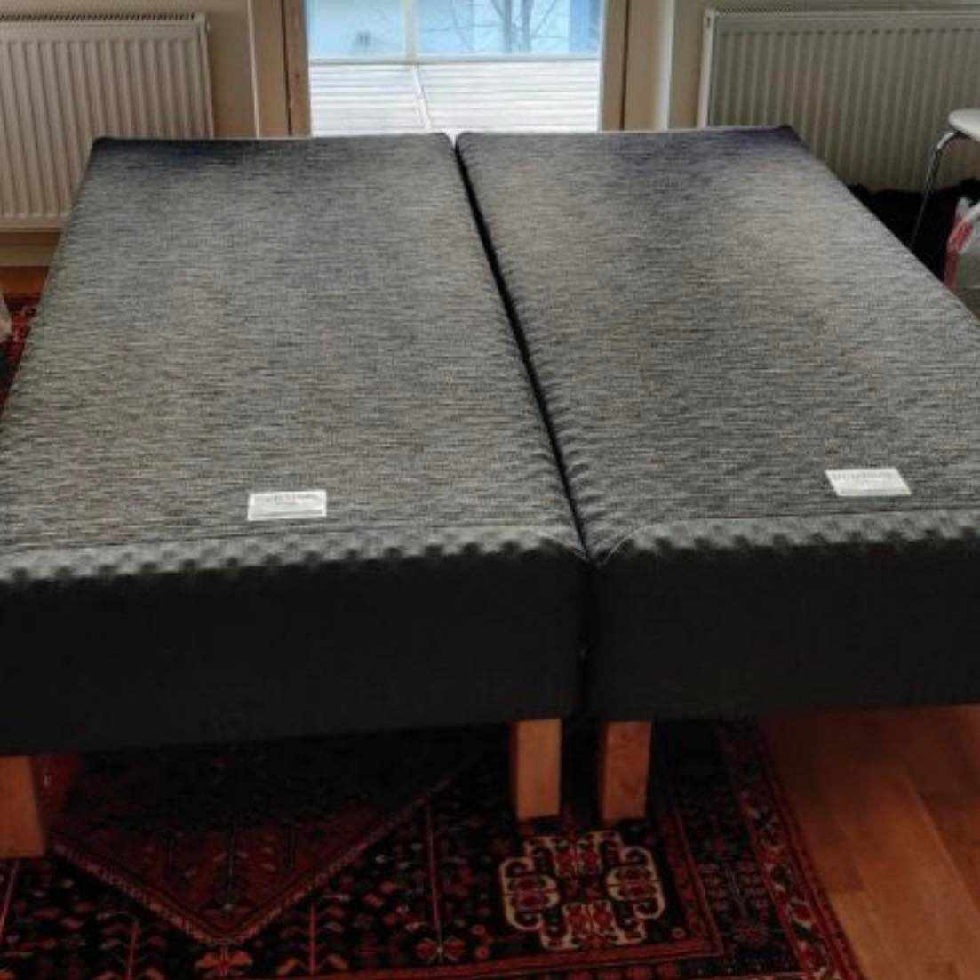 image of Hämta/leverera 2 sängar - 