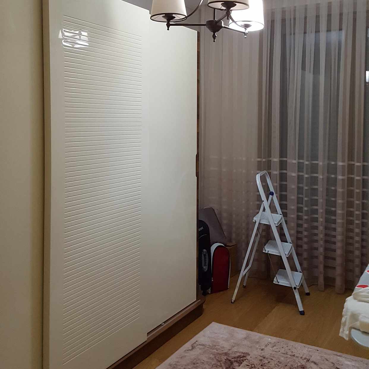 image of Wardrobe - 3 sliding door - Järfälla