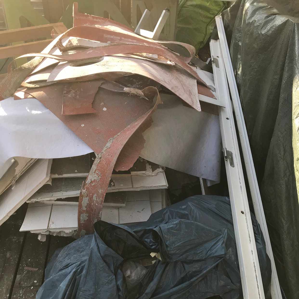 image of Skrot från renovering - Vällingby