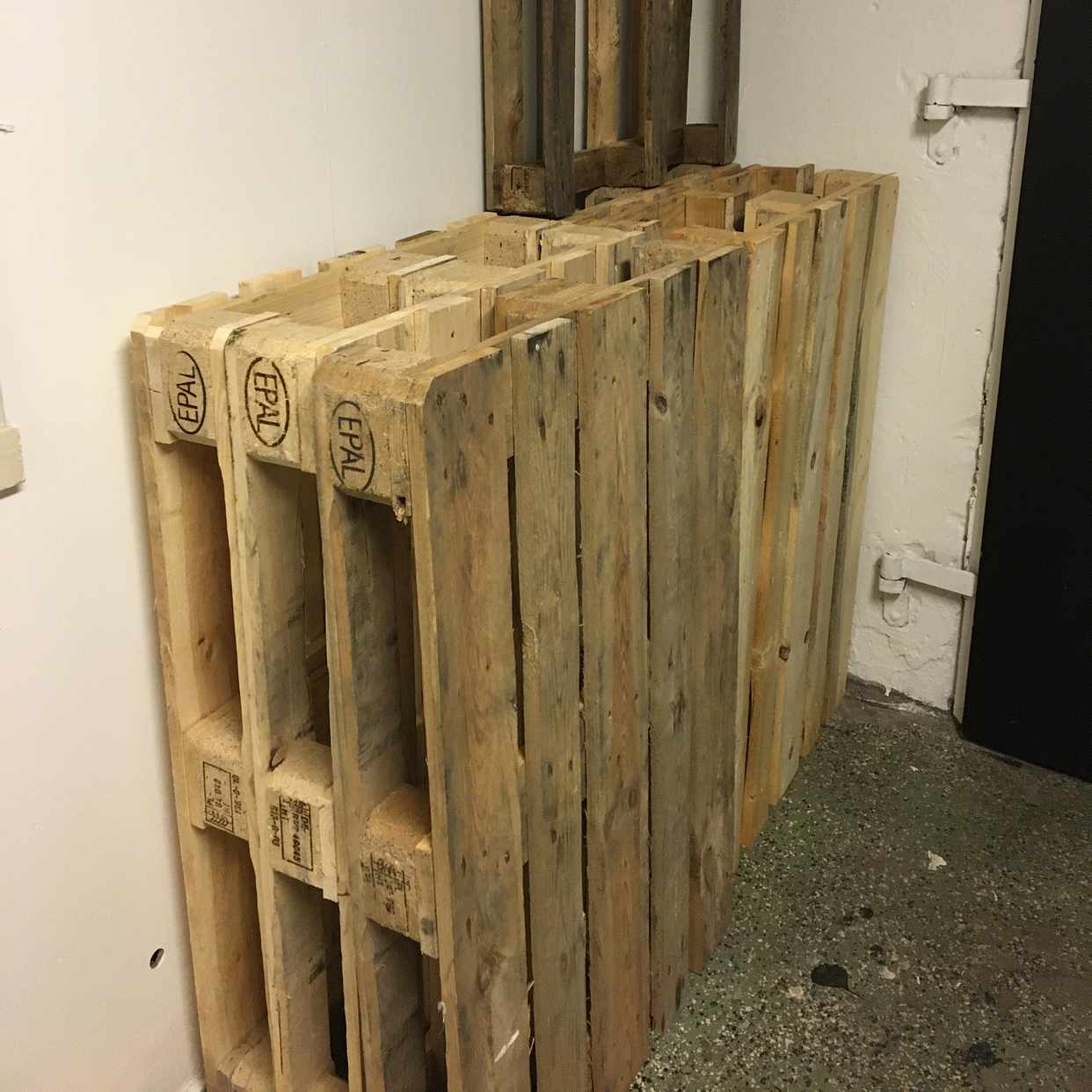 image of 7 pall & 2 burar kartong - Stockholm