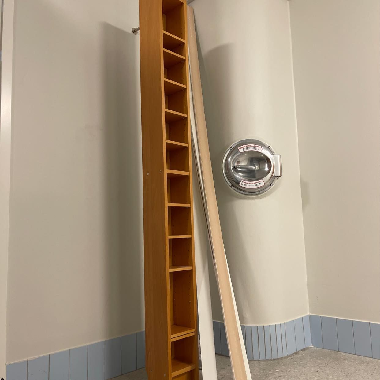 image of Slänga Ikea-möbler! - Bromma