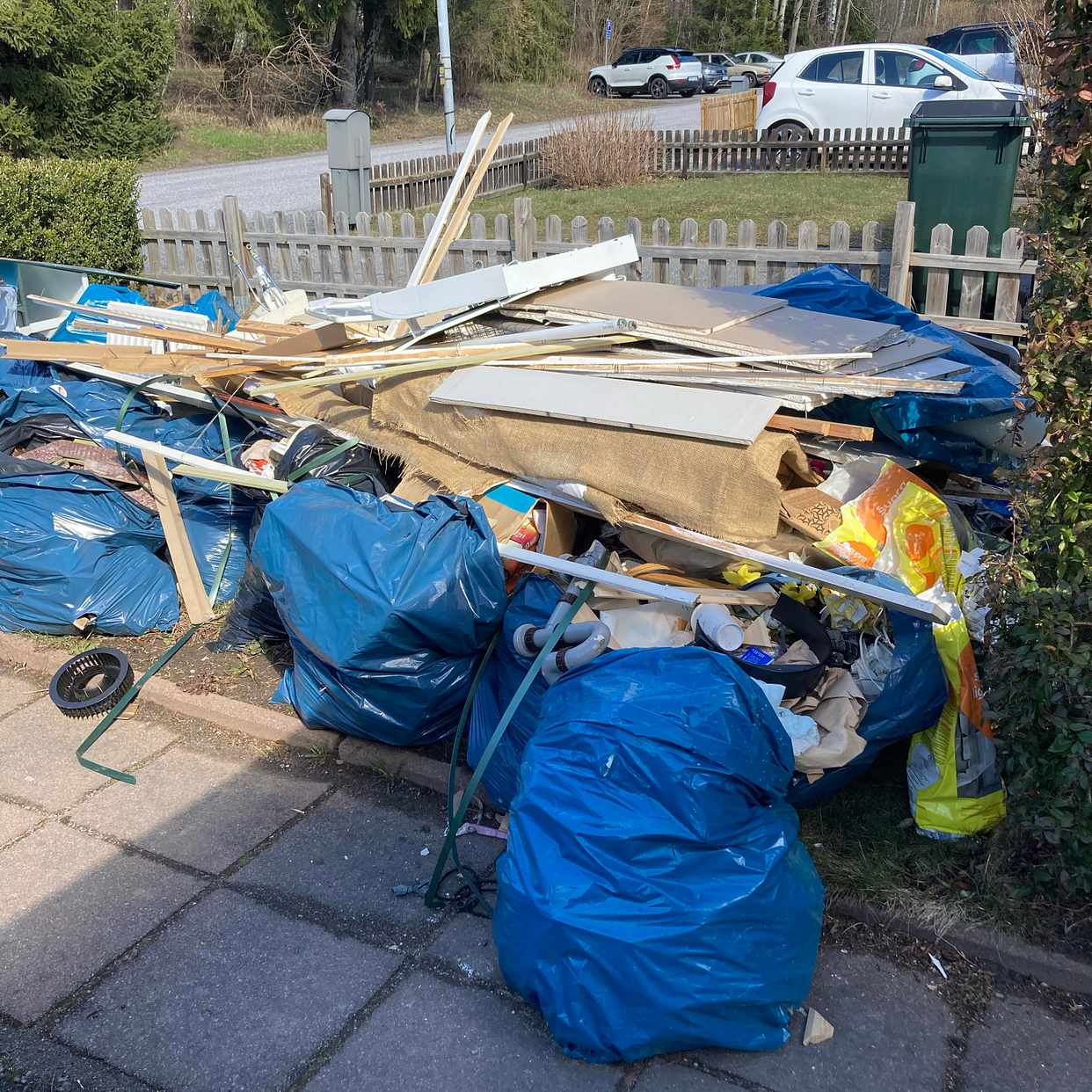 image of Remove trash - Åkersberga