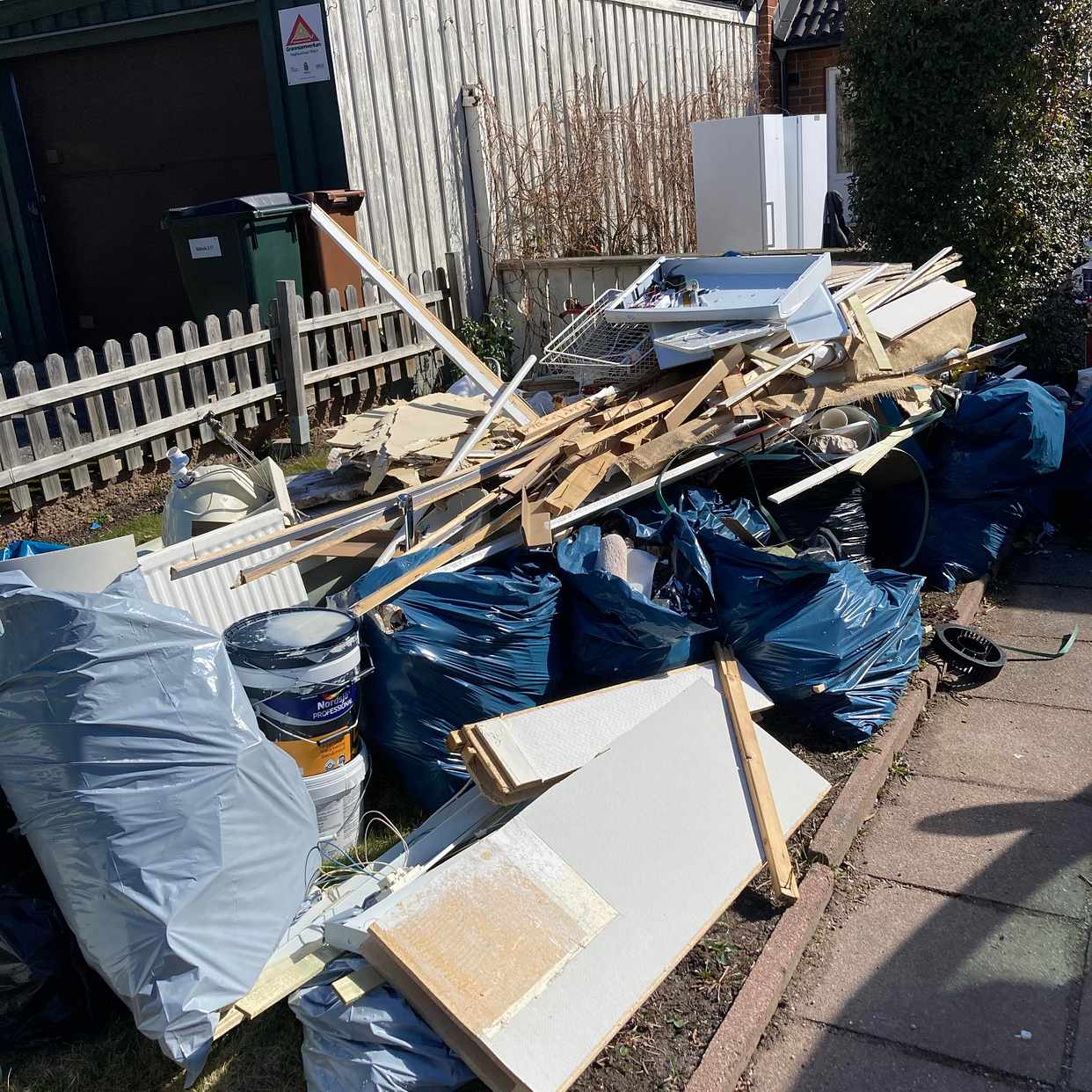 image of Remove trash - Åkersberga