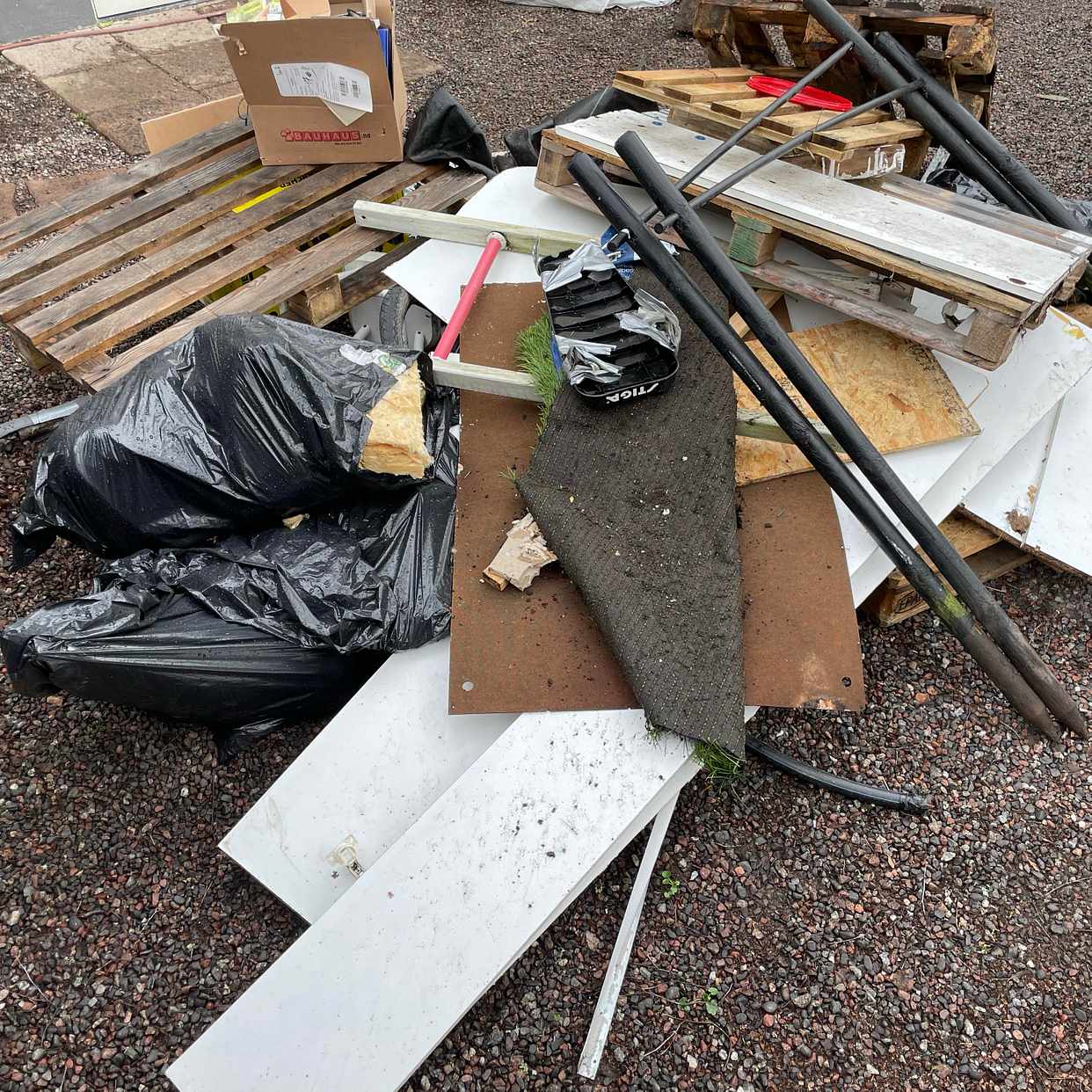 image of Diverse till återvinning - Bromma
