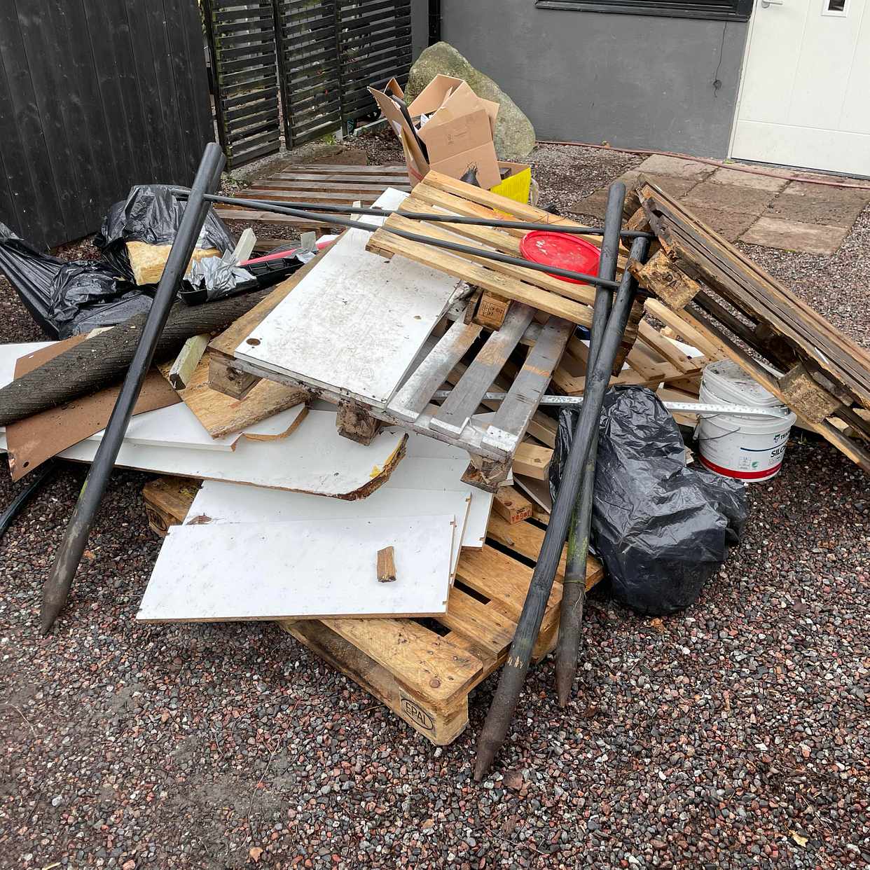 image of Diverse till återvinning - Bromma