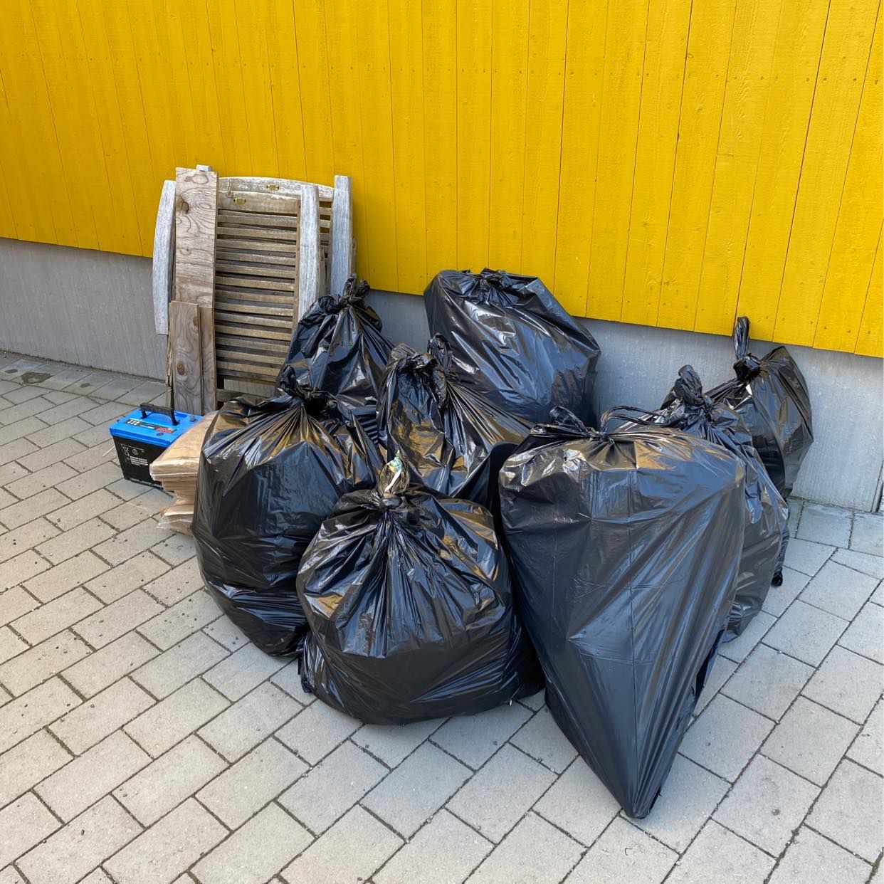 image of Diverse till återvinning - Vällingby