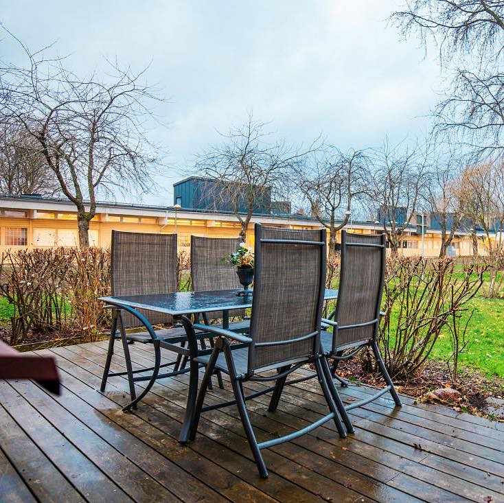 image of Bortskänkes utemöbler - Kista