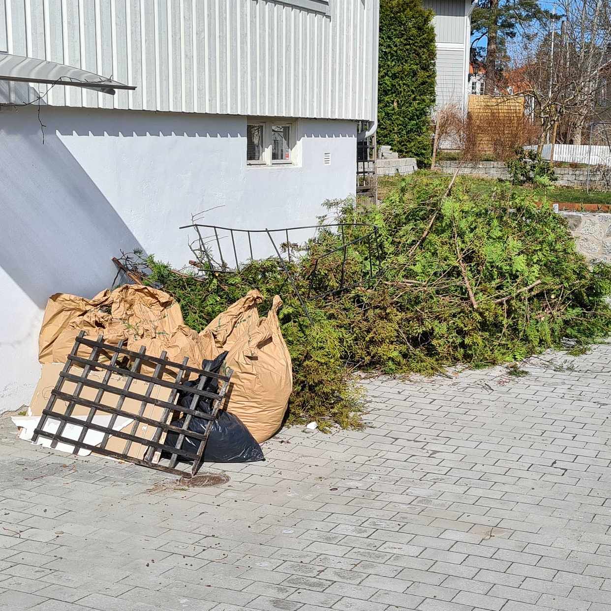 image of Stooort ladda med tuja - Älvsjö