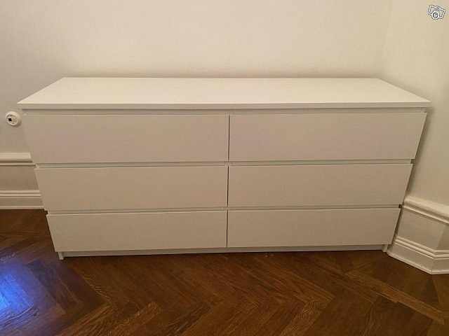 image of IKEA Malm Byrå med Glassk - 