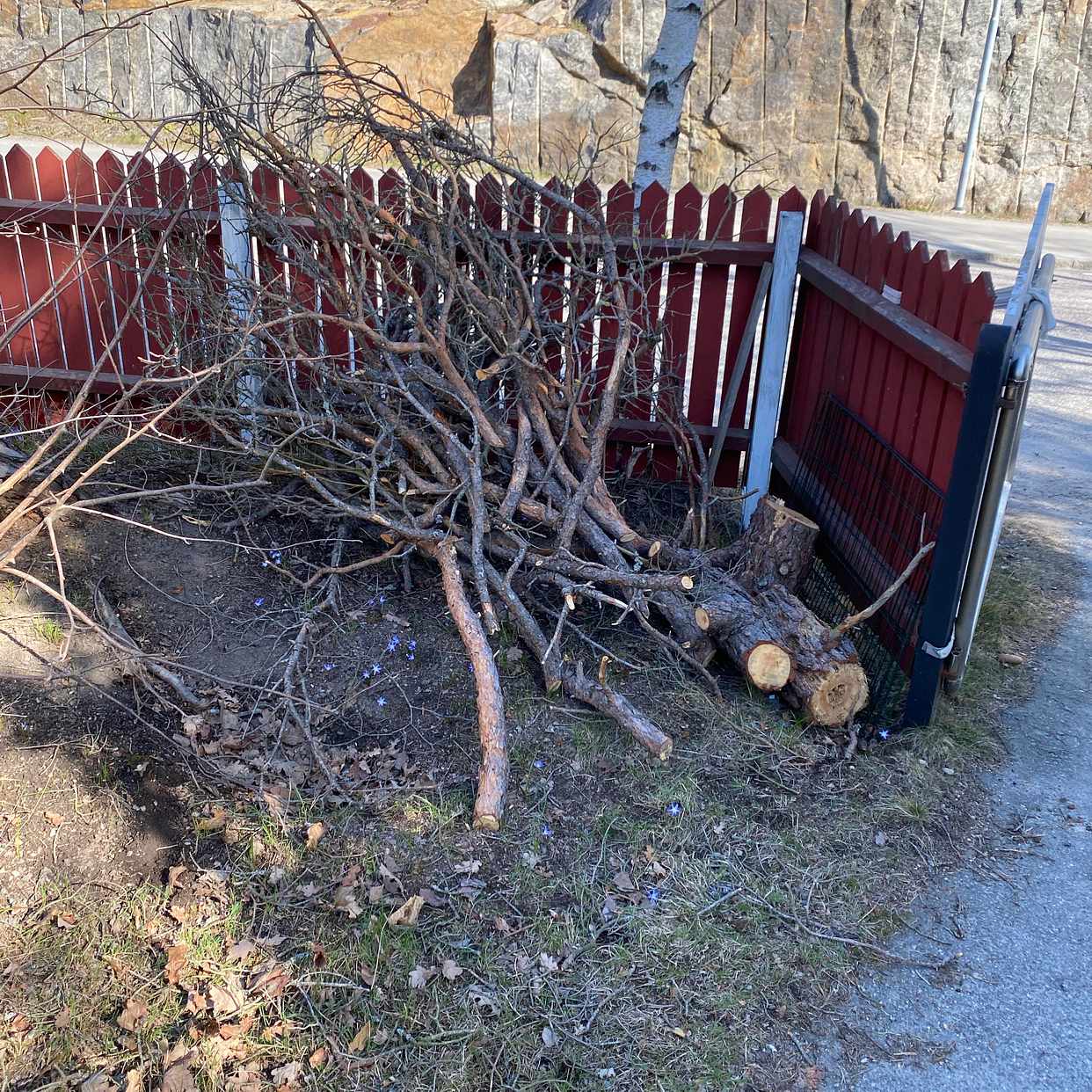 image of Säckar o grenar återvinni - Värmdö