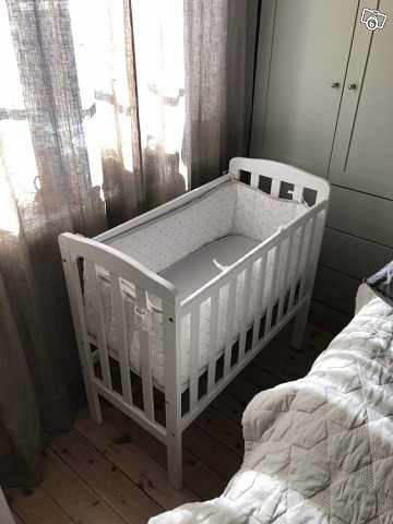 Jly dream bedside store crib