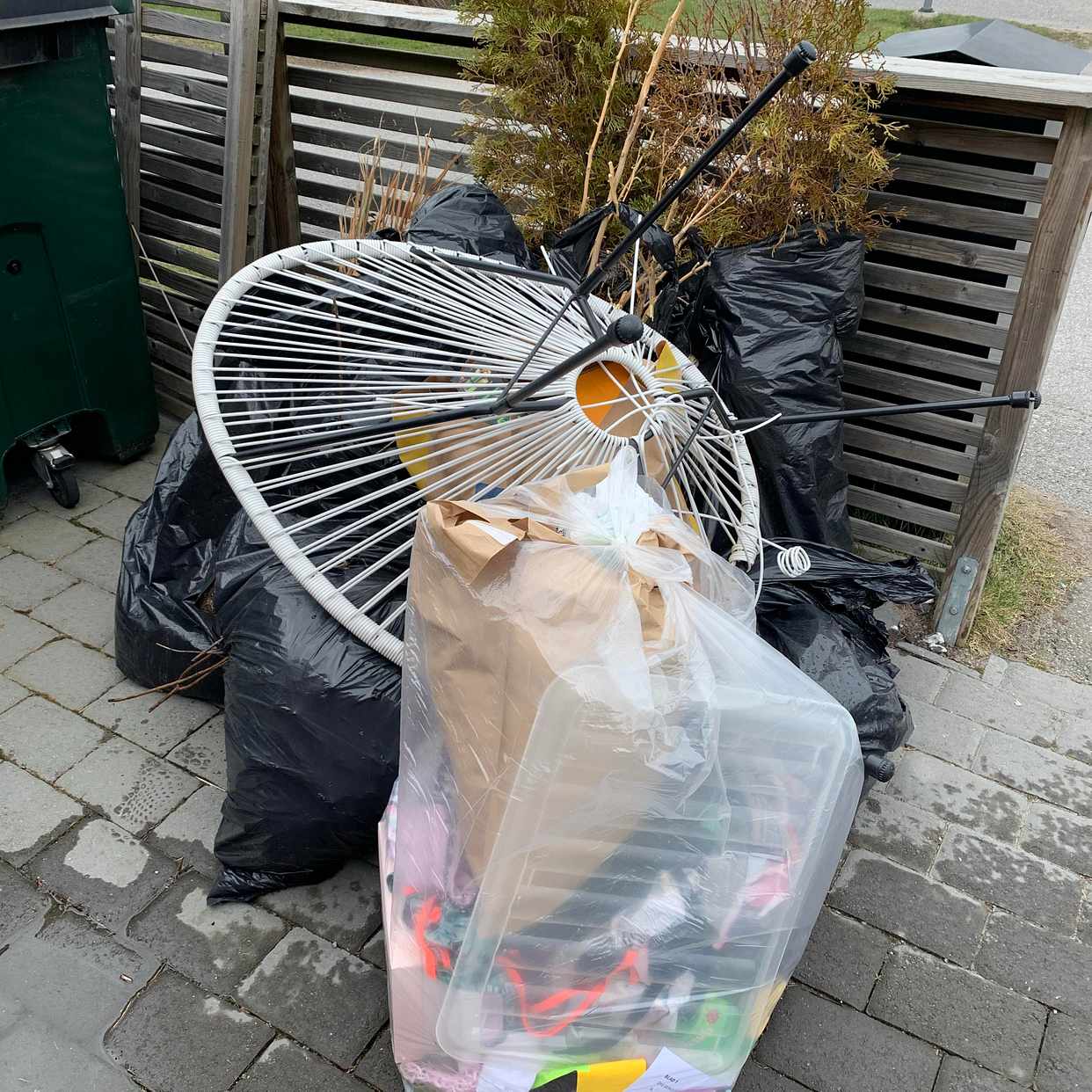image of Trädgårdsavfall, stol mm - Haninge