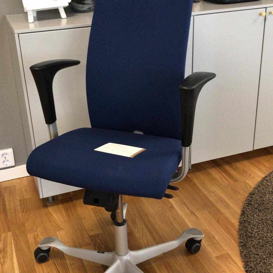 Office chair delivery Tiptapp