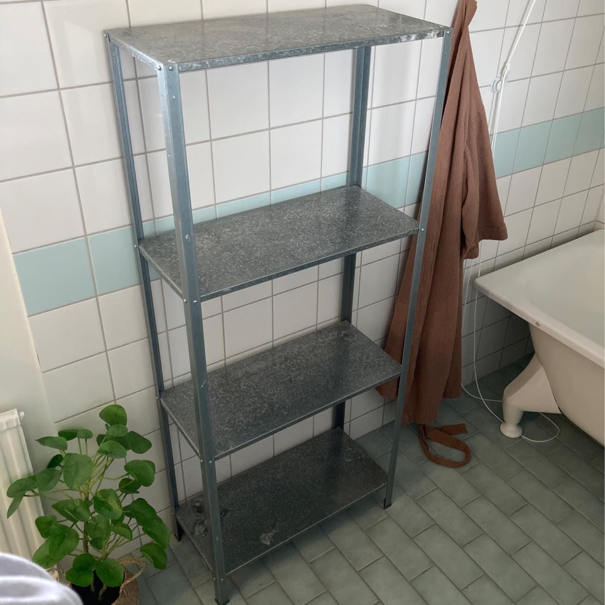 image of 2 hyllor - Spånga