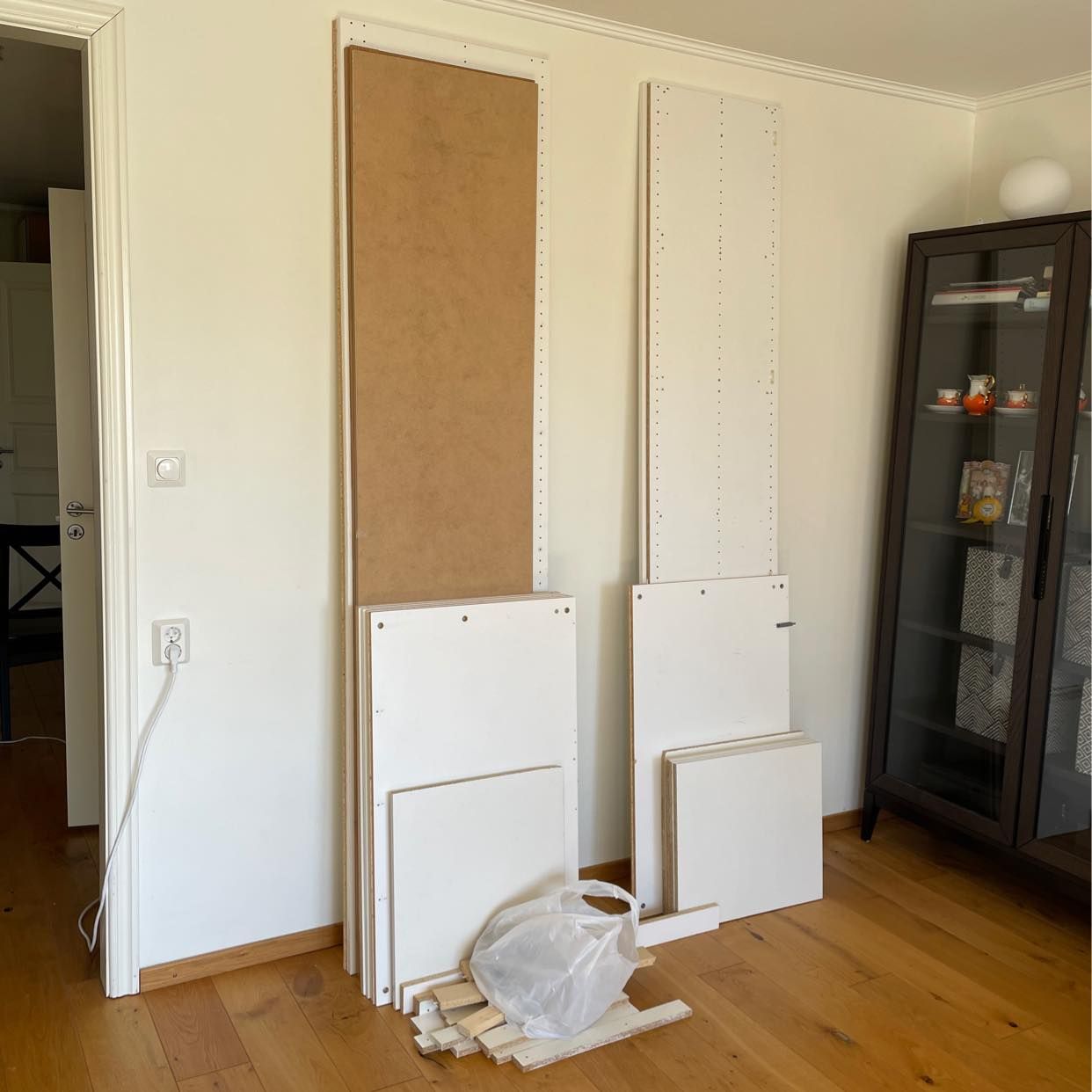 image of Remove old shelf - Stockholm