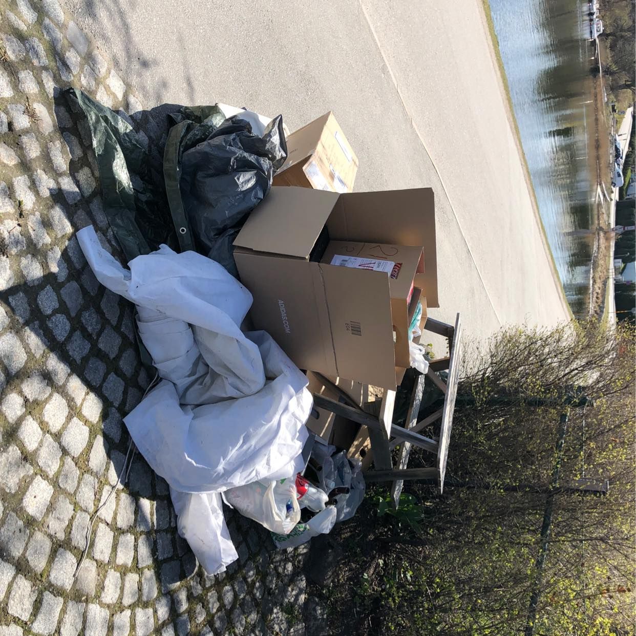 image of Blandat skräp - Djursholm