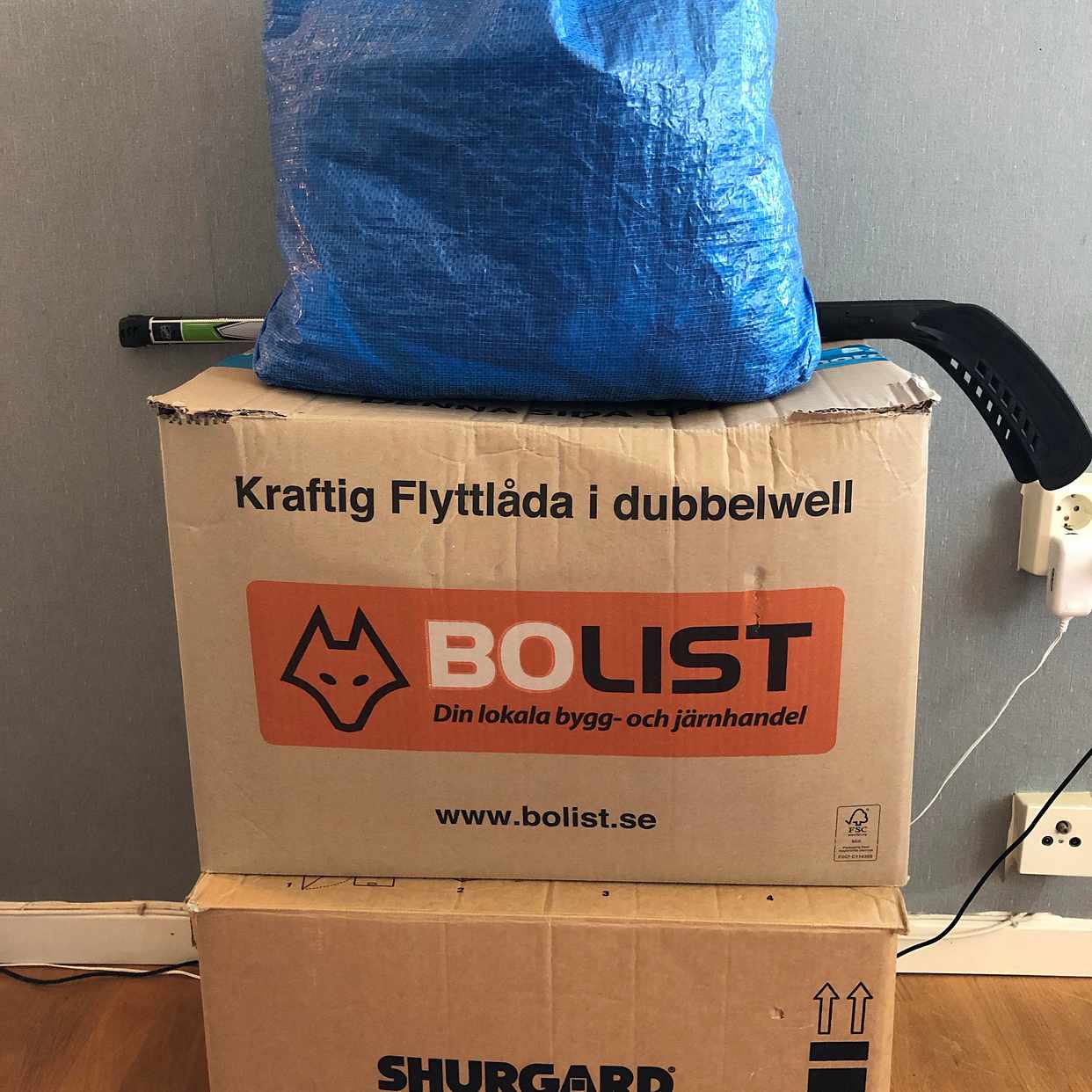 image of Två flyttkartonger+påse - 