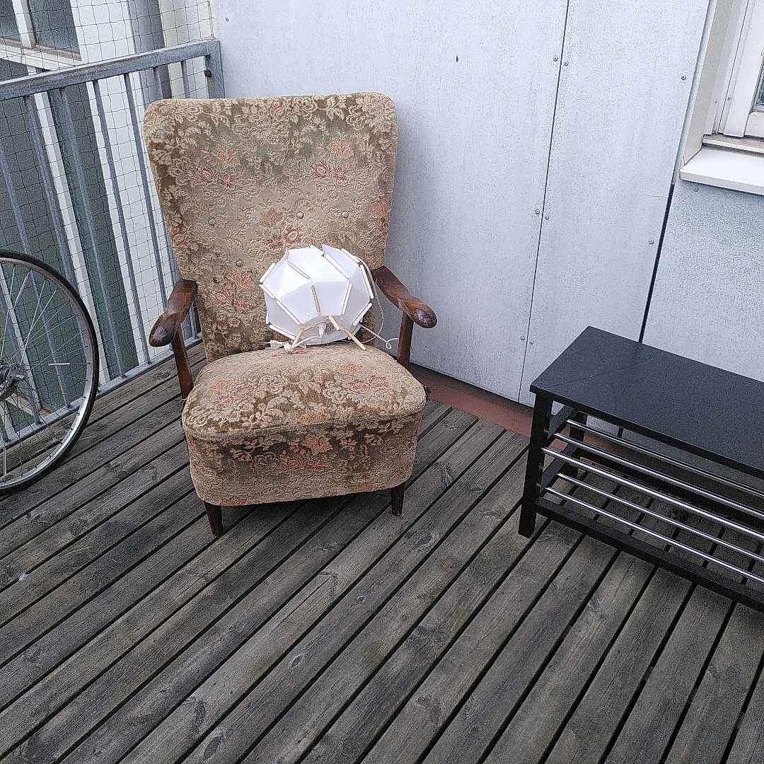 image of Office trash and furnitur - Göteborg