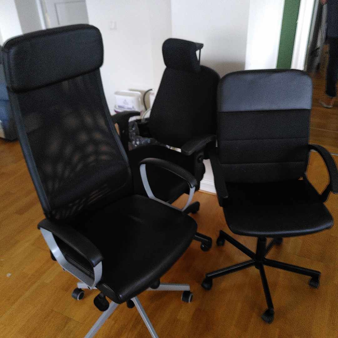 image of Office trash and furnitur - Göteborg