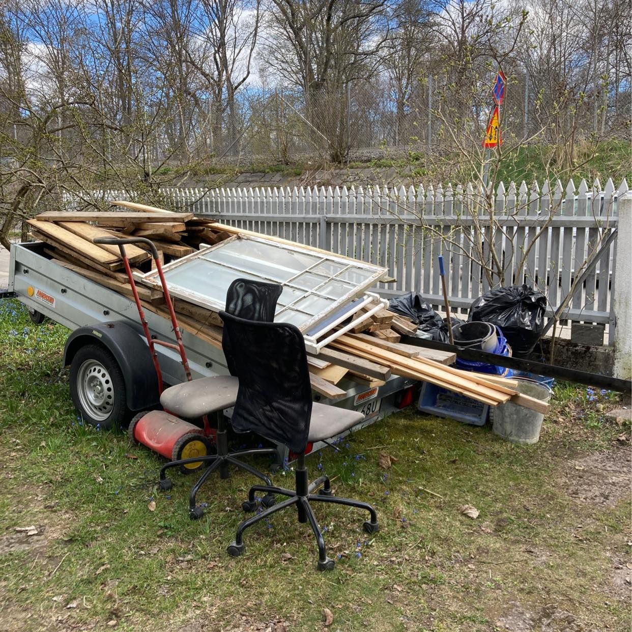 image of Virke, lövsäckar, stolar - Enskede