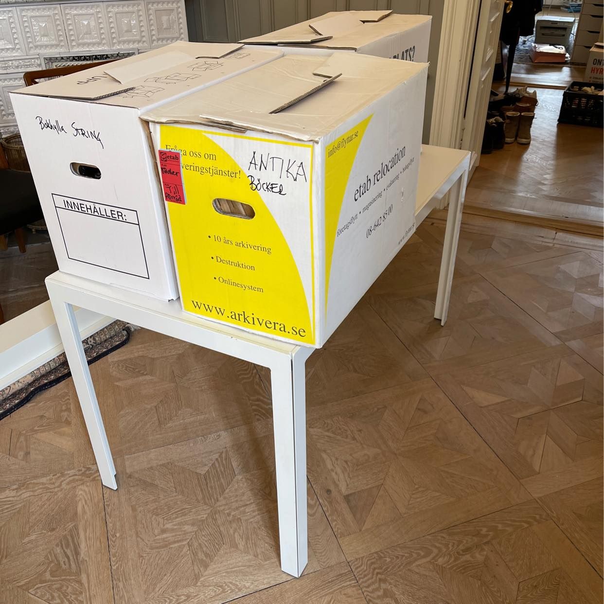 image of Flytta bord, sänggavel mm - 