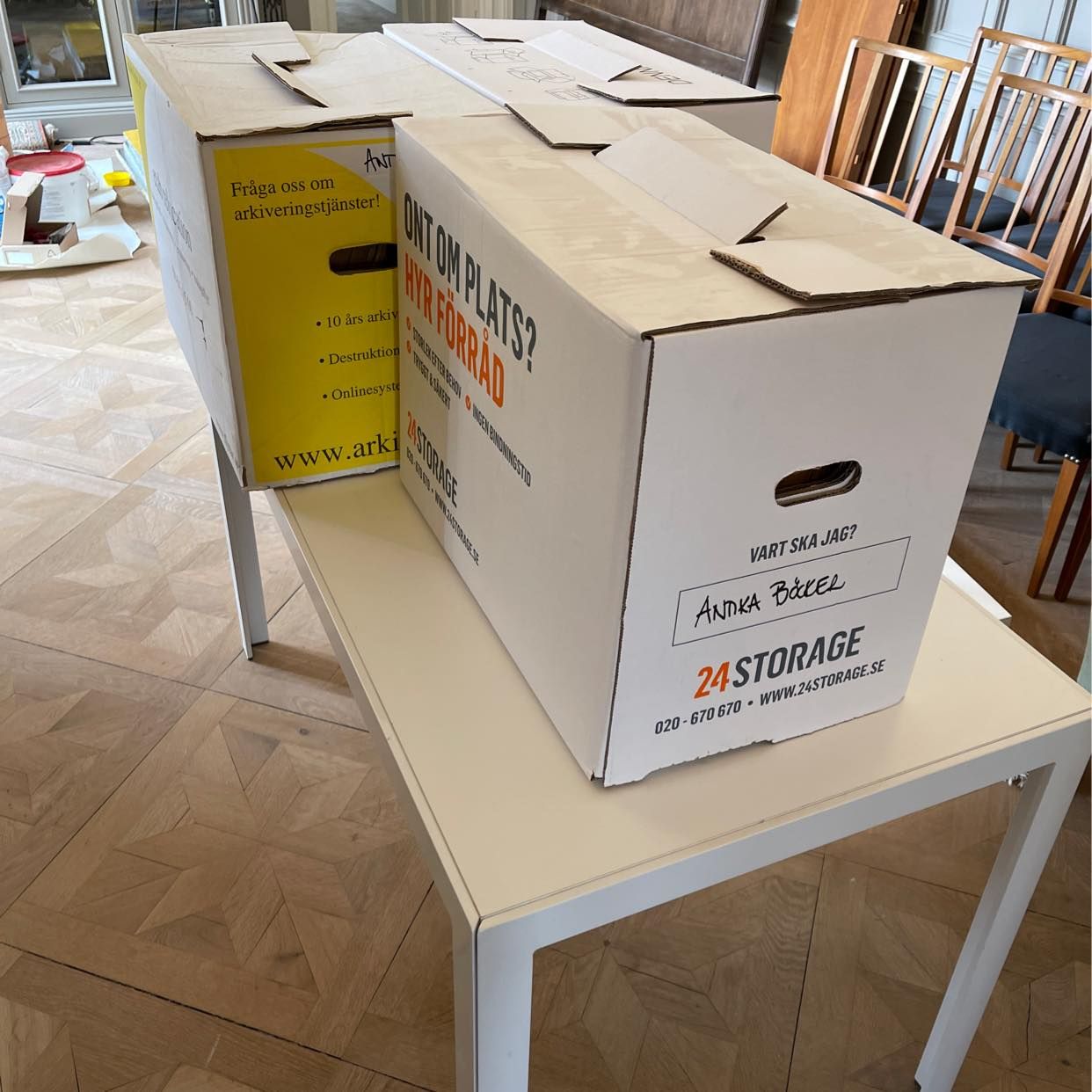 image of Flytta bord, sänggavel mm - 