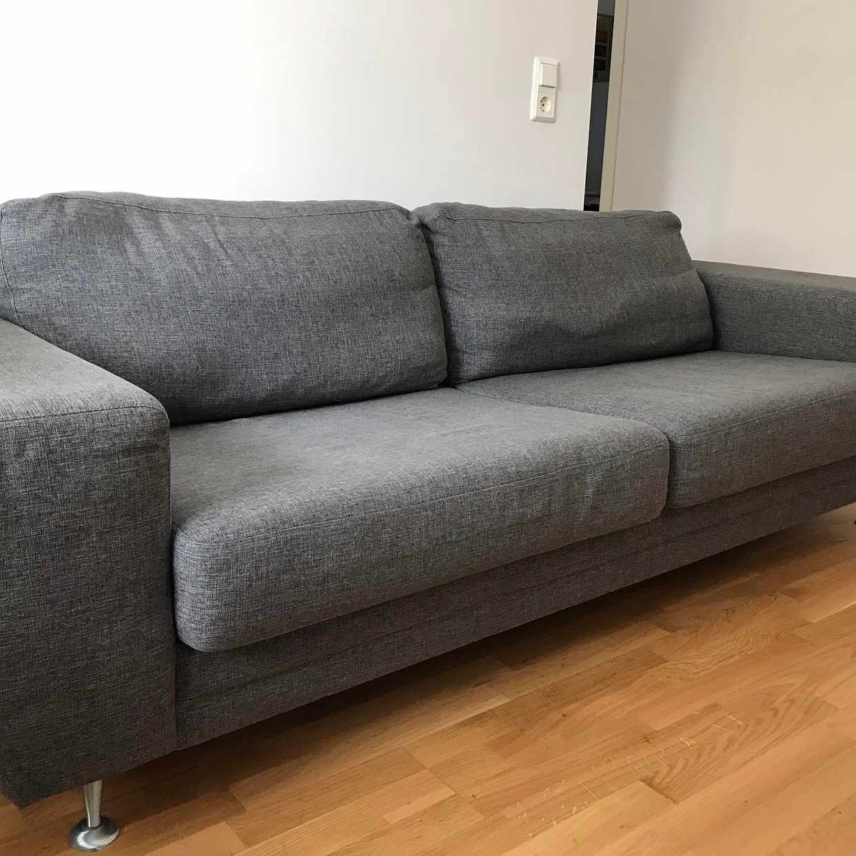 image of Jag ger bort soffan - Järfälla