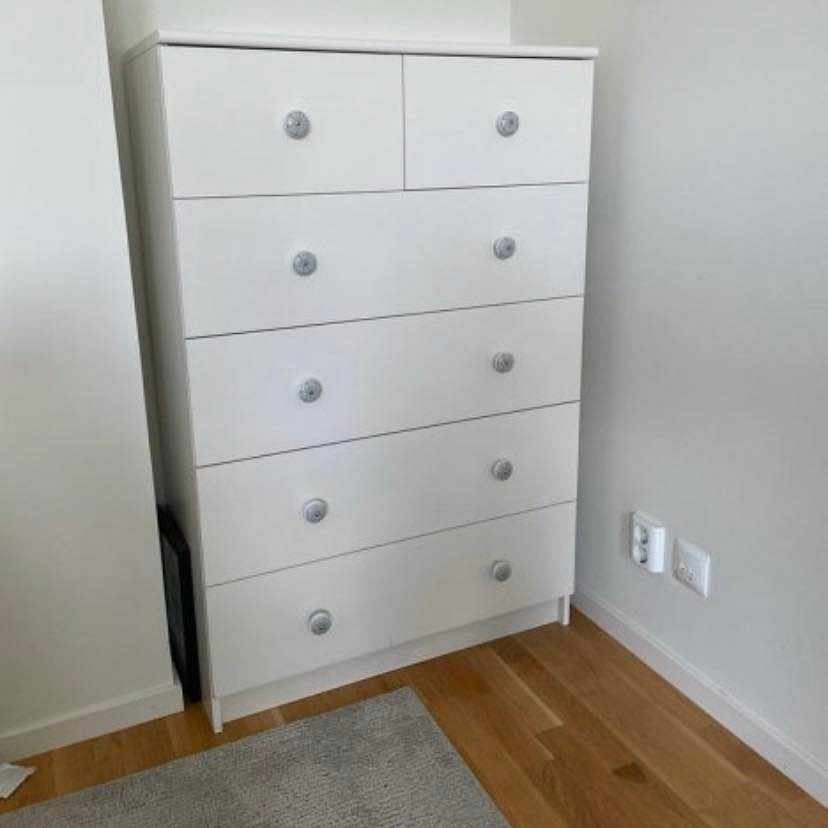 image of Hämta och lämna byrå - 