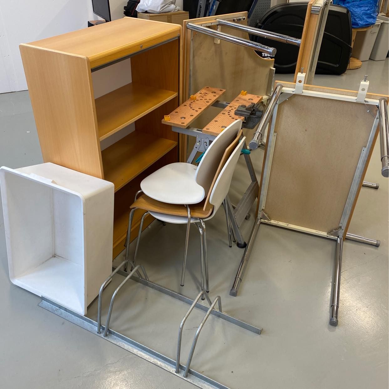 image of Återbruk Möbler & löpband - Mölnlycke