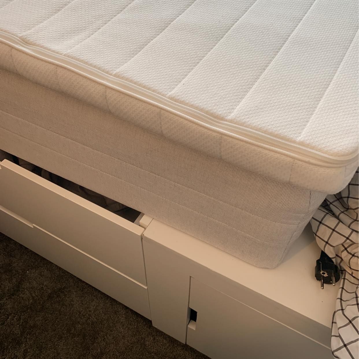image of Säng 105 bredd 90 längd - 