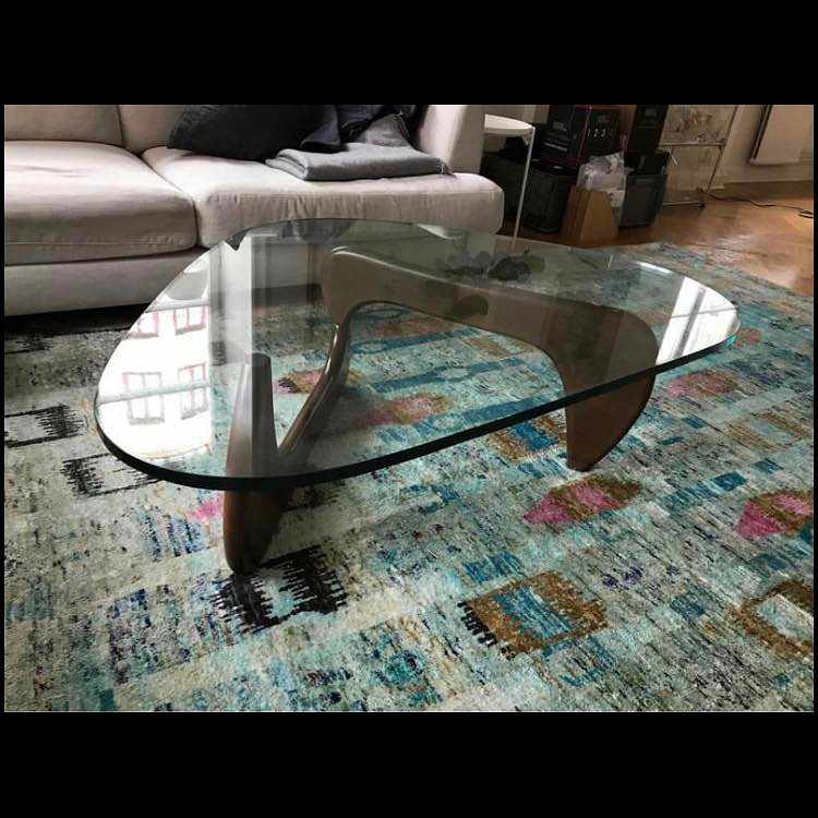 image of Pick up glass table - 
