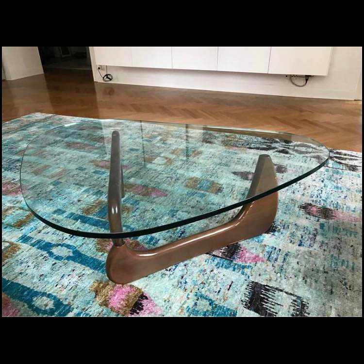 image of Pick up glass table - 