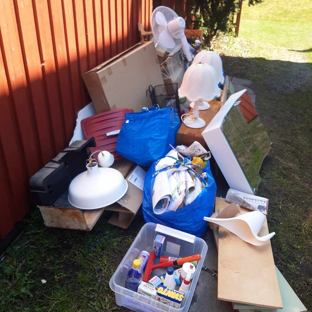 image of Kasta skräp - Täby