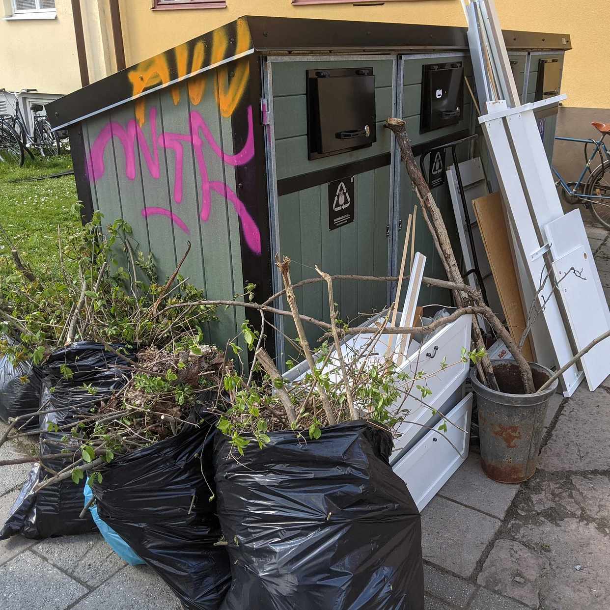 image of Various items - Solna