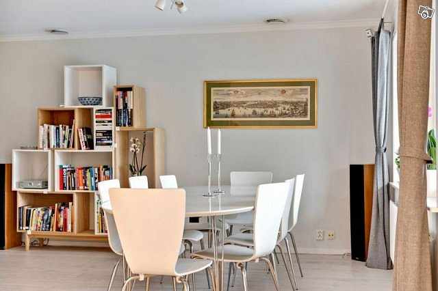 image of Matbord med 8st stolar - 