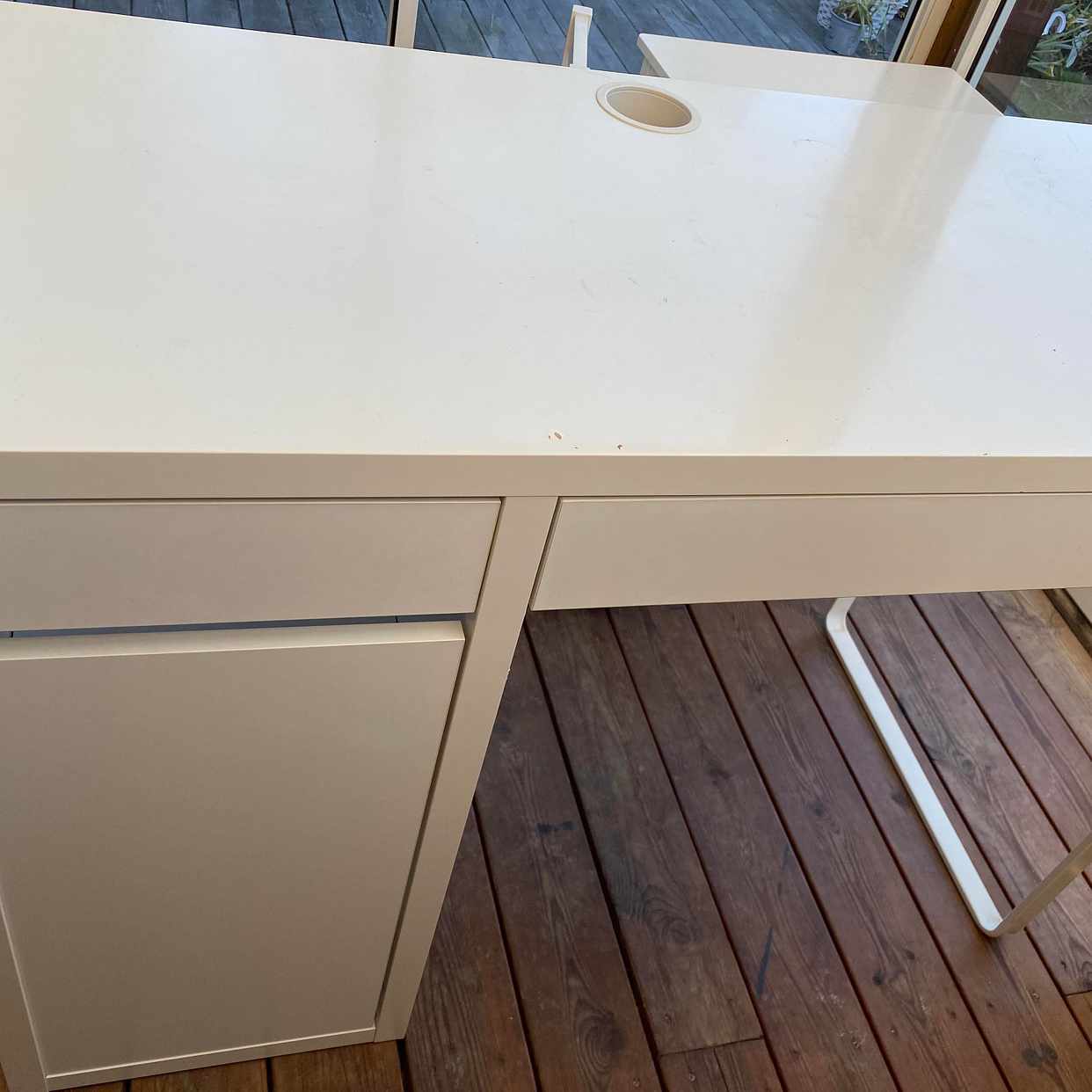 image of Ikea Micke skrivbord - Tyresö