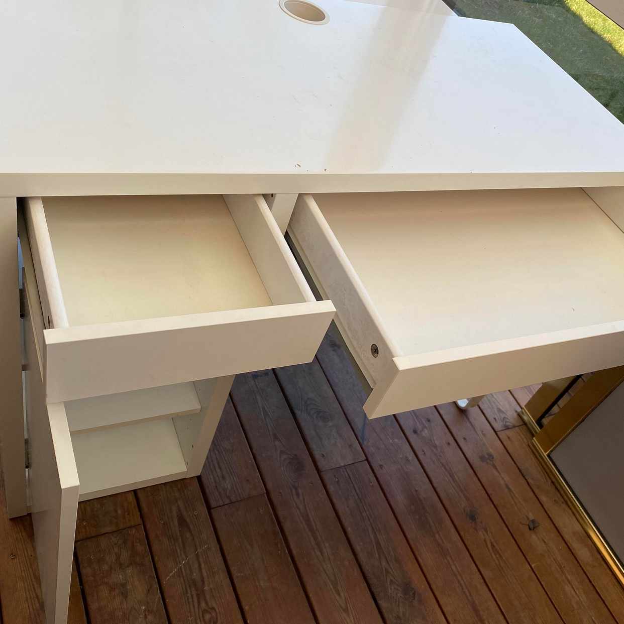 image of Ikea Micke skrivbord - Tyresö