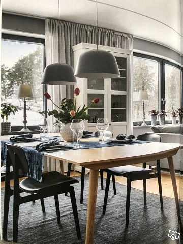 image of Leverans av stort matbord - 