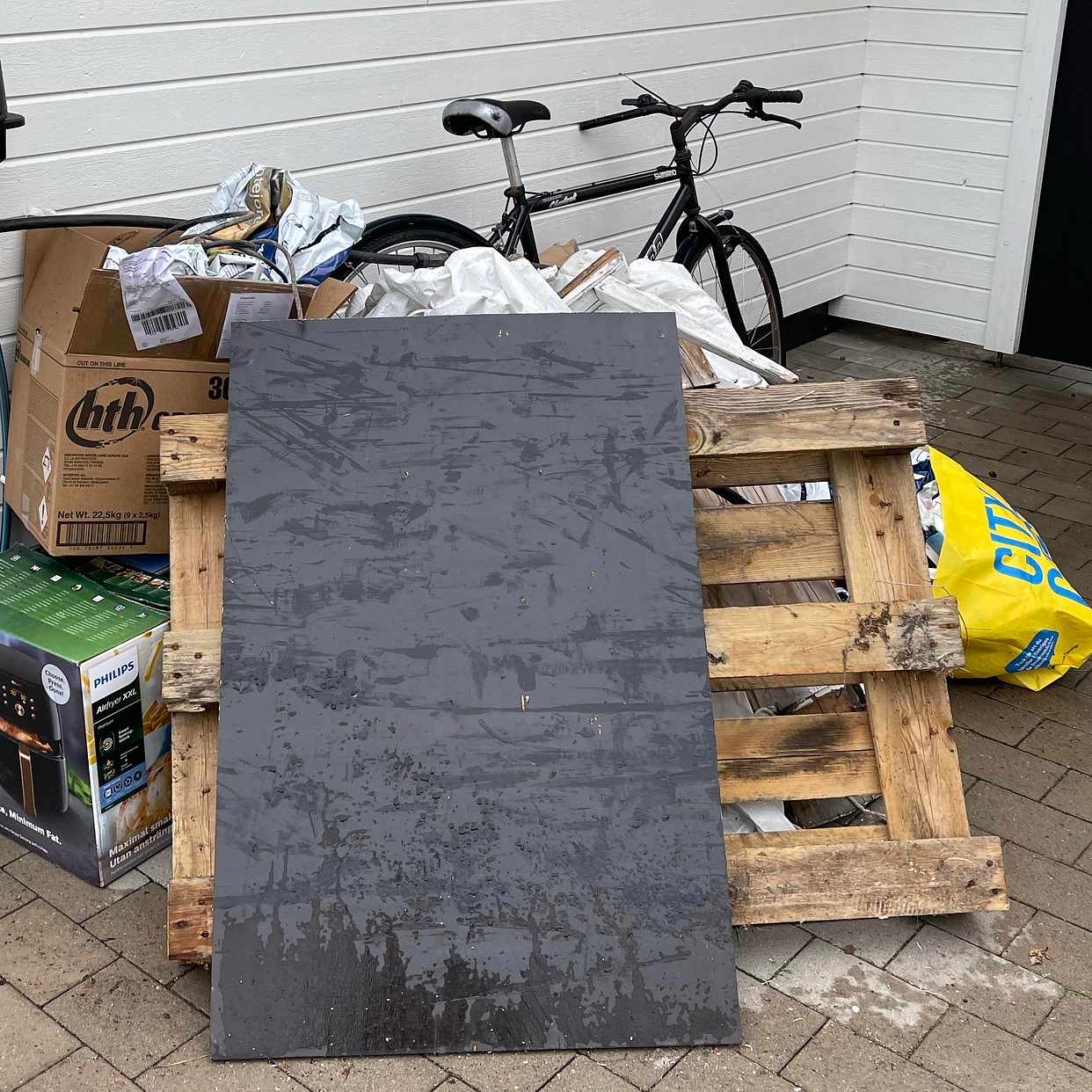 image of Bladade byggsopor 1 cykel - Skogås