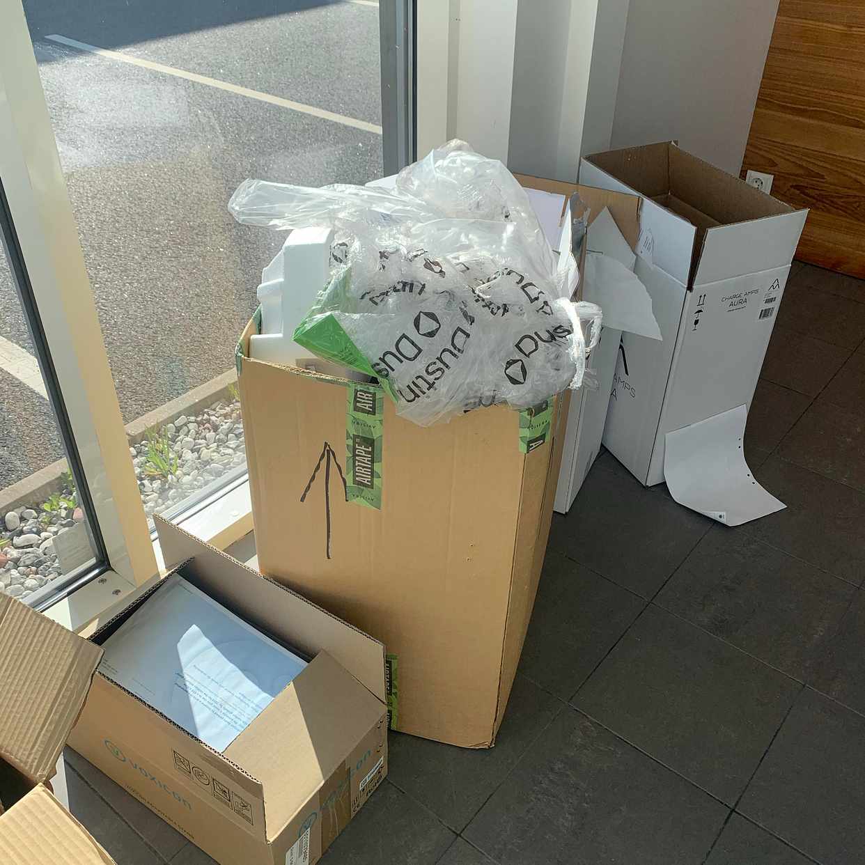 image of Fåtöljer och emballage - Mölnlycke