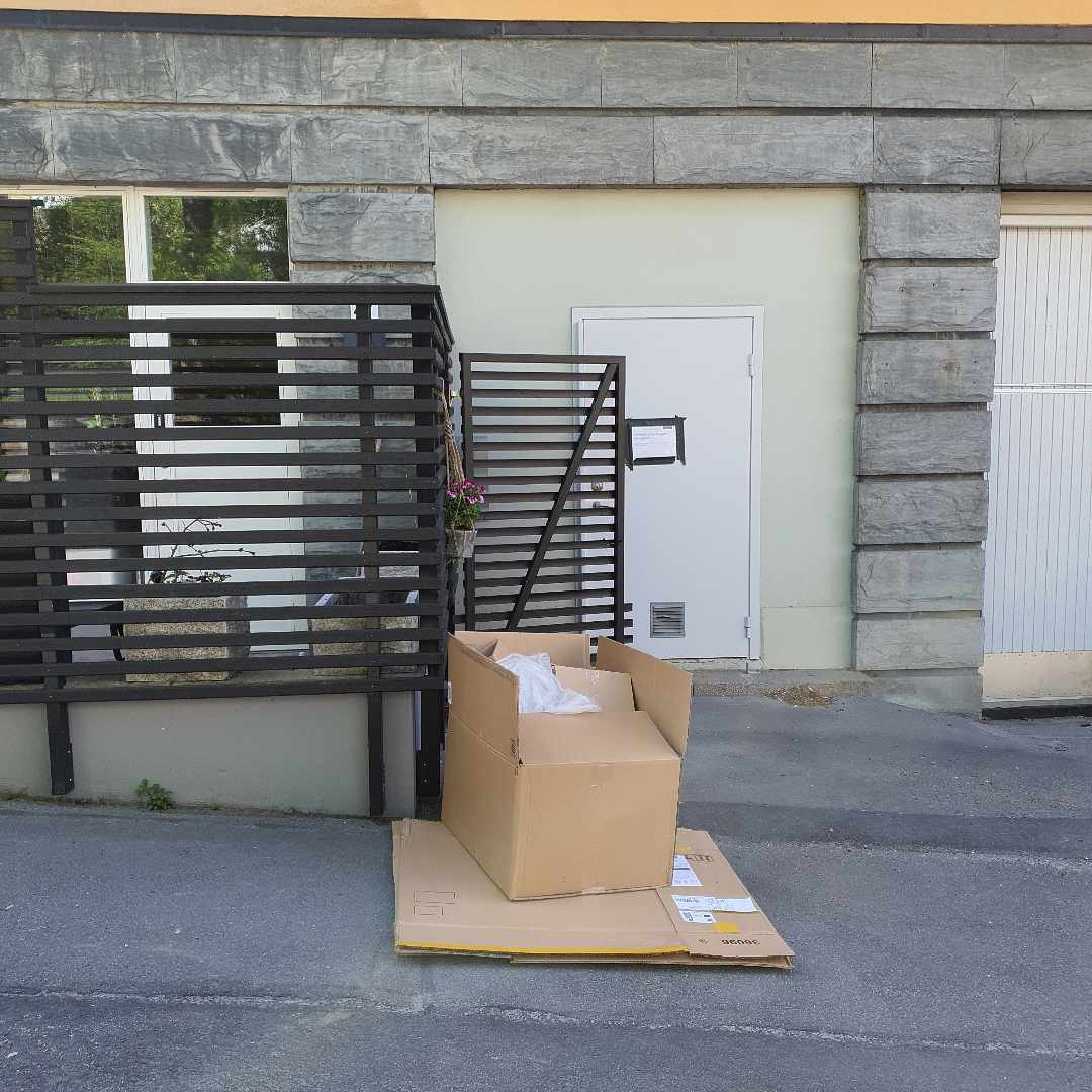 image of Some cardboards/plastic - Stockholm